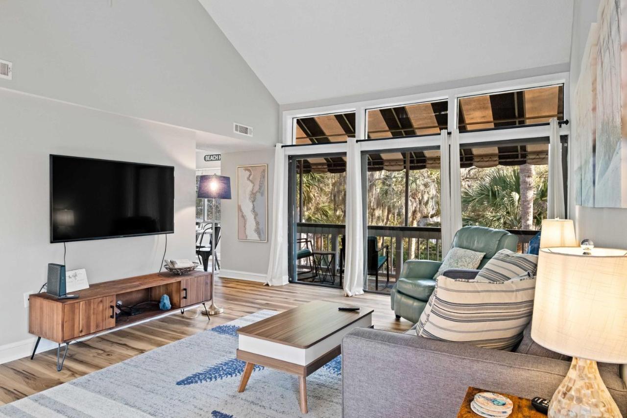 Coastal Oasis With Pool - Walk To Coligny Beach Park Hilton Head Island Exterior photo