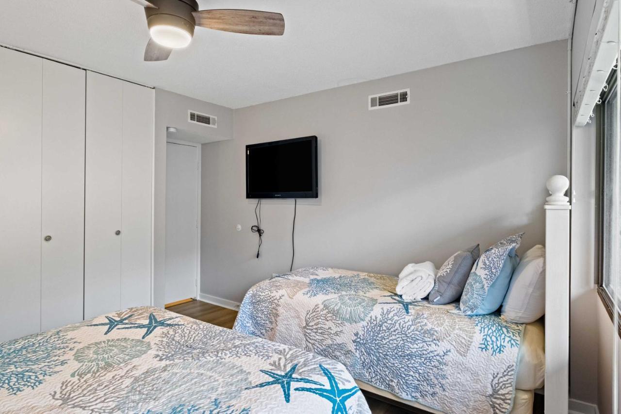 Coastal Oasis With Pool - Walk To Coligny Beach Park Hilton Head Island Exterior photo