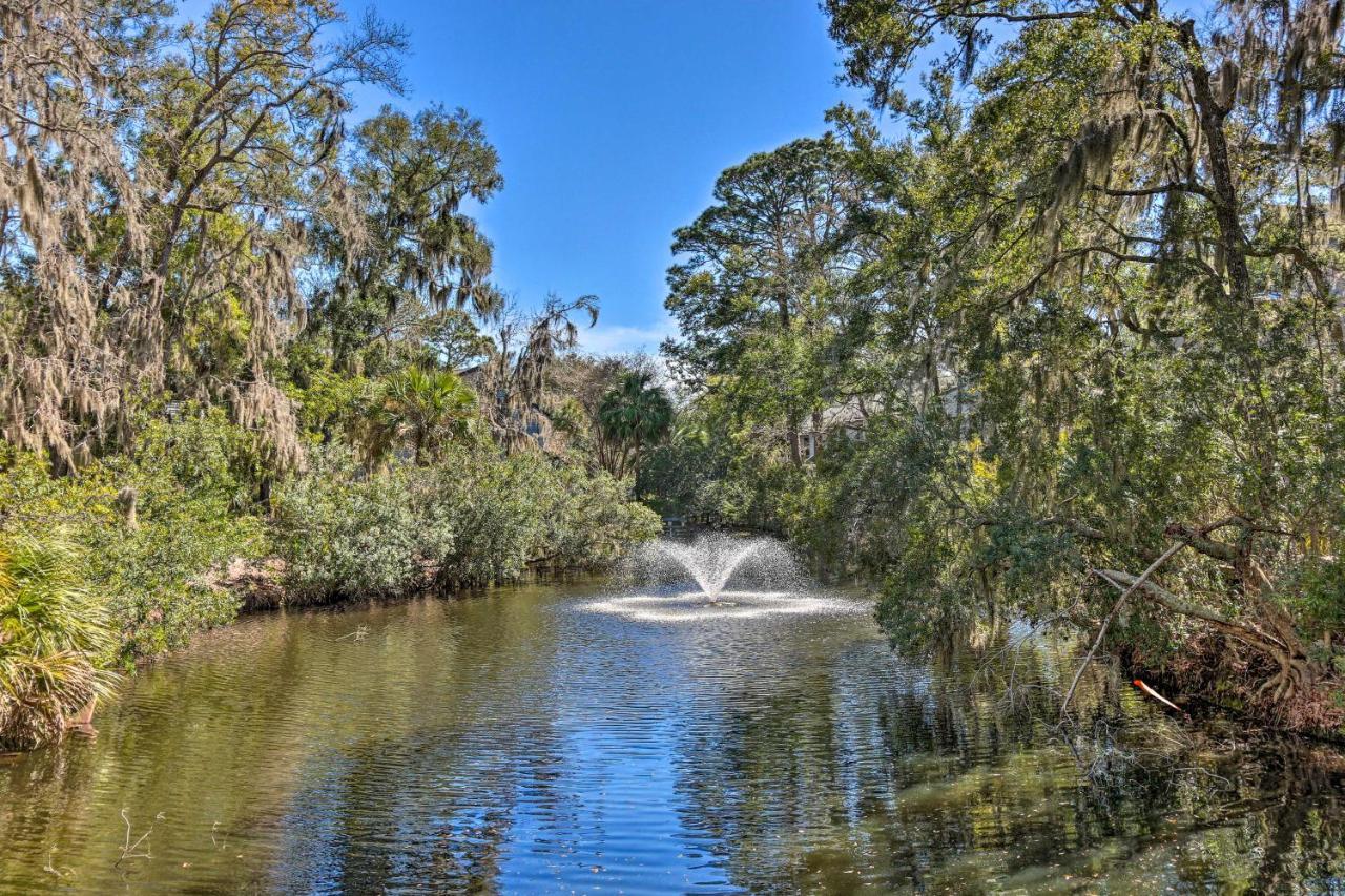 Coastal Oasis With Pool - Walk To Coligny Beach Park Hilton Head Island Exterior photo